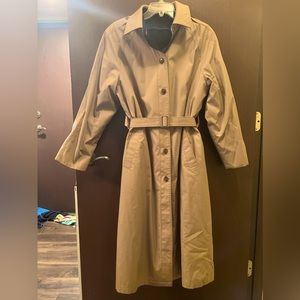 London Fog Trench Coat - Tempo Europa